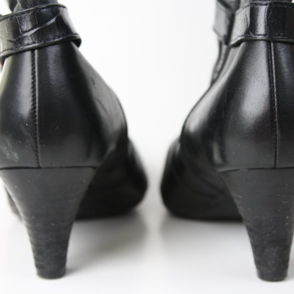 size 7 1/2 Anne Klein iFlex Ankle boots w/ Buckle pointed toe black leather - Picture 4 of 9